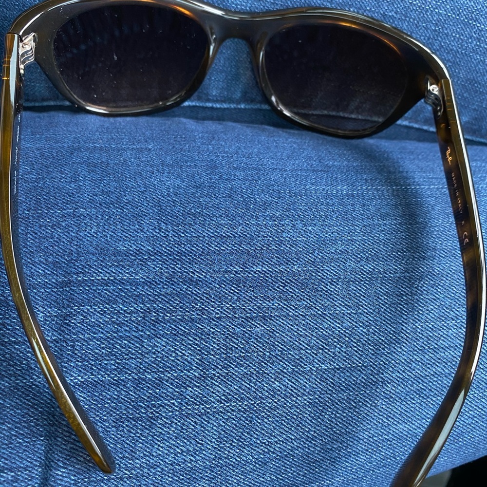 Ray-ban sunglasses - Picture 3 of 5
